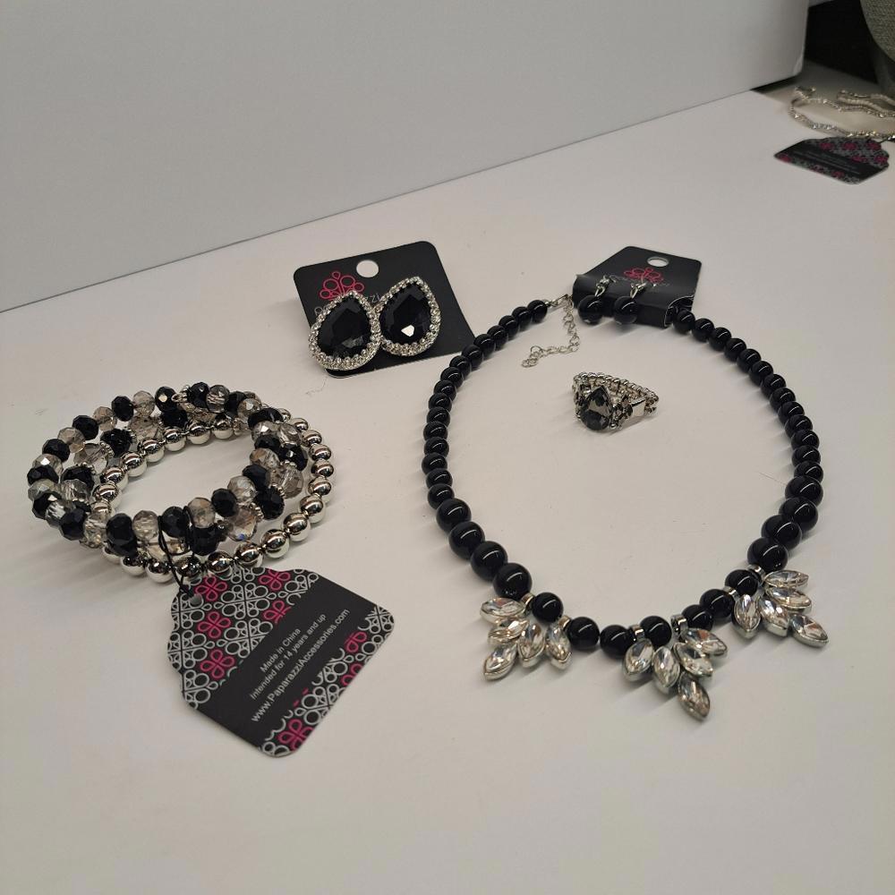 Paparazzi jewelry set. Formal, classy jewelry. Grandmacore